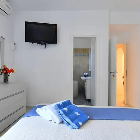 Dionysos In Сasa de vacaciones