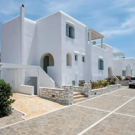 Dionysos In Сasa de vacaciones Alikí