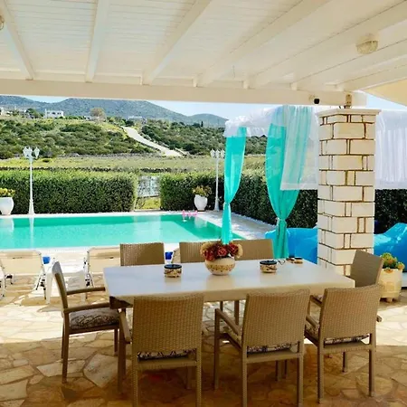 Dionysos In Сasa de vacaciones *