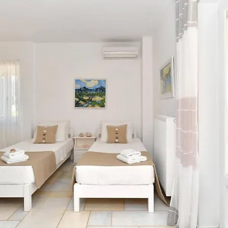 Holiday home Dionysos In *
