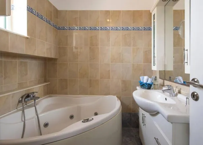 Dionysos In Holiday home *